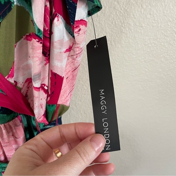 NWT Maggy London Ruffle V-Neck Floral Print Maxi Dress Cold Shoulder Size 4P - Picture 9 of 13